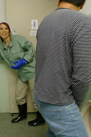 Maid Mai Koizumi gets facial cumshot cleaning a cock