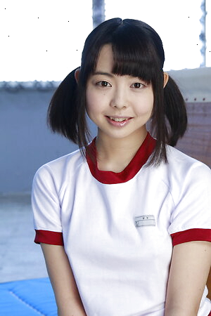 Teen Tomoyo Isumi is sexy in her sports outfit on all fours