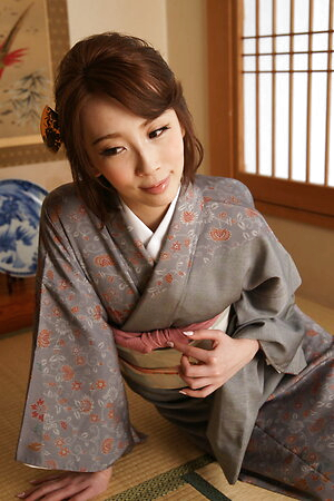 Lady Aya Kisaki wears a sexy kimono and poses for us