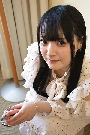 Reika Kato reveals her sexy tits