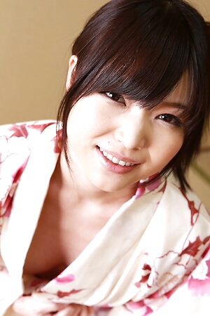 Shino Aoi is so sexy in her bath with her hairy pussy