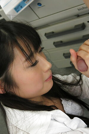 Tomomi Motozawa pictures